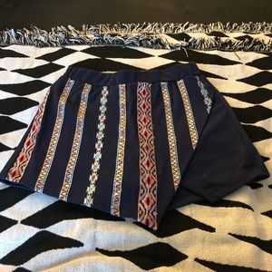 Skirt with pattern